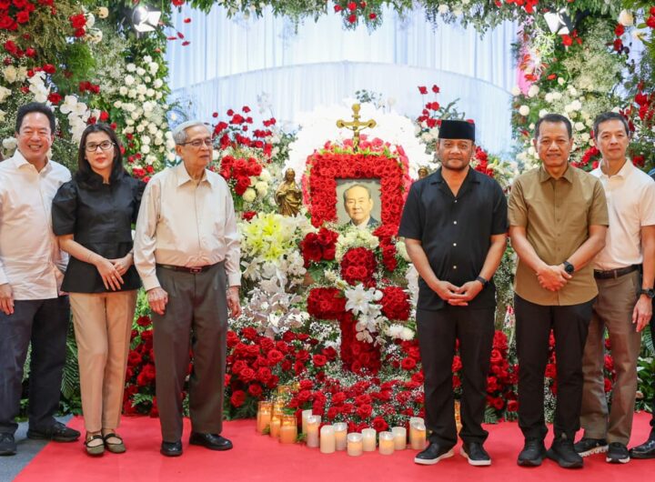 Gubernur Jawa Tengah, Ahmad Luthfi, yang turut melayat menyampaikan belasungkawa mendalam atas wafatnya pengusaha nasional Bambang Hartono, Kudus 24/3/2026. (Humas Pemprov).