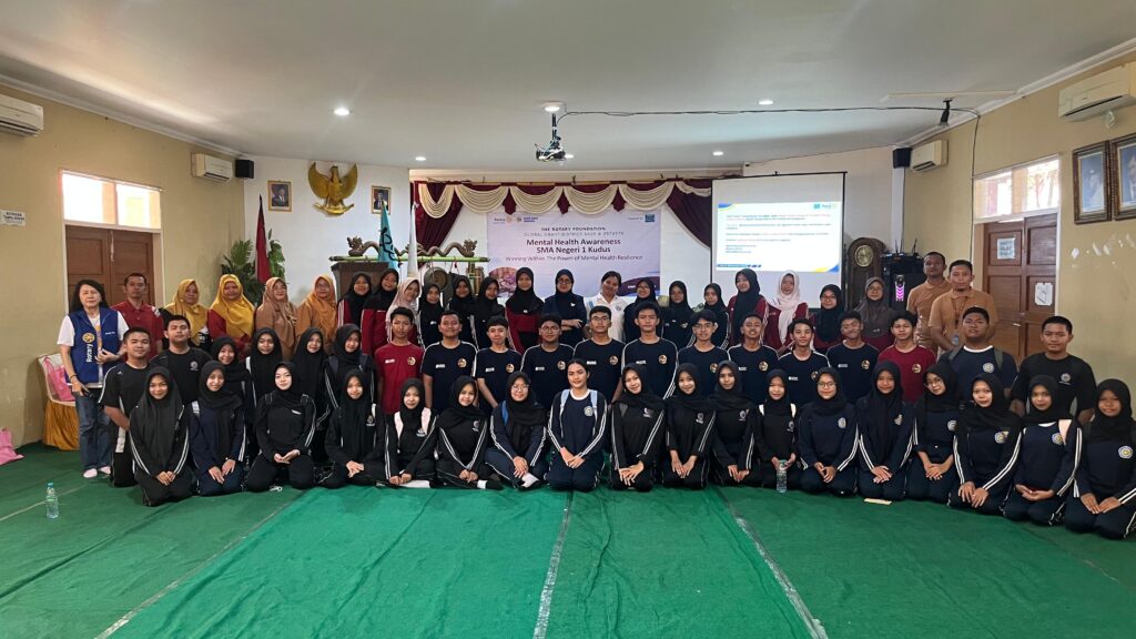 Siswa SMAN 1 Kudus sekaligus peserta workshop Mental Health Awareness bersama guru dan tim Rotary District 3420, Kudus 13/4/2026. (FOTO: Istimewa).